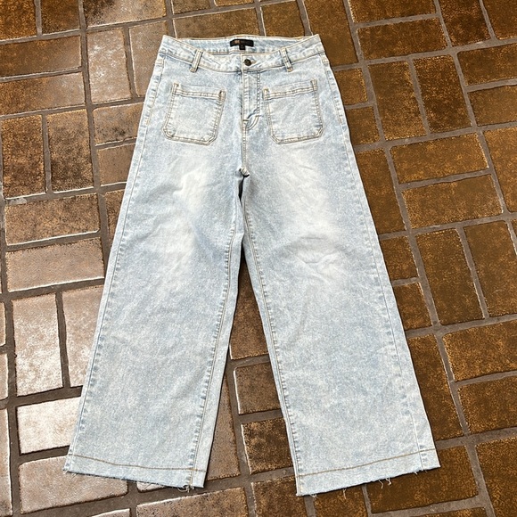 Frye Denim - Frye Light Wash High-Rise Patch Pocket Cropped Wide Leg Jean